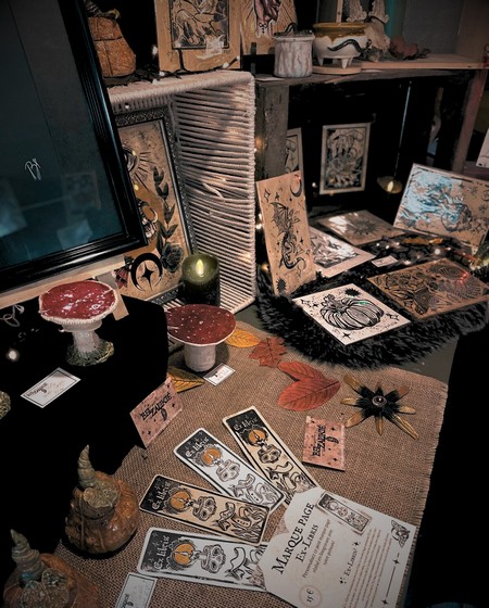 BELZAUKIÉ Artiste peintre et céramiste spécialisée dans le médiéval fantastique BELZAUKIÉ Artiste peintre et céramiste spécialisée dans le médiéval fantastique